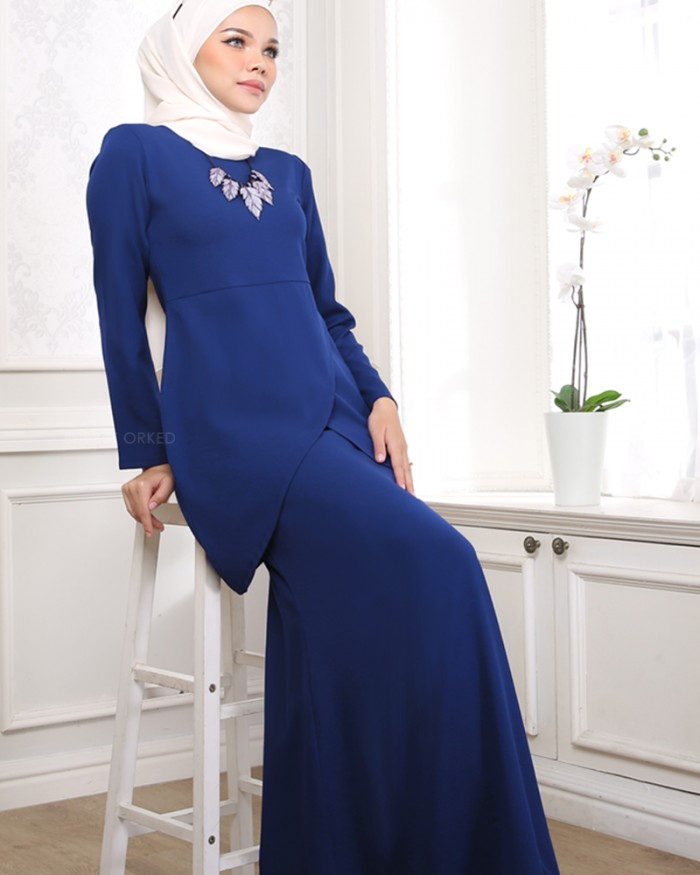 Maharani Kurung in Royal Blue