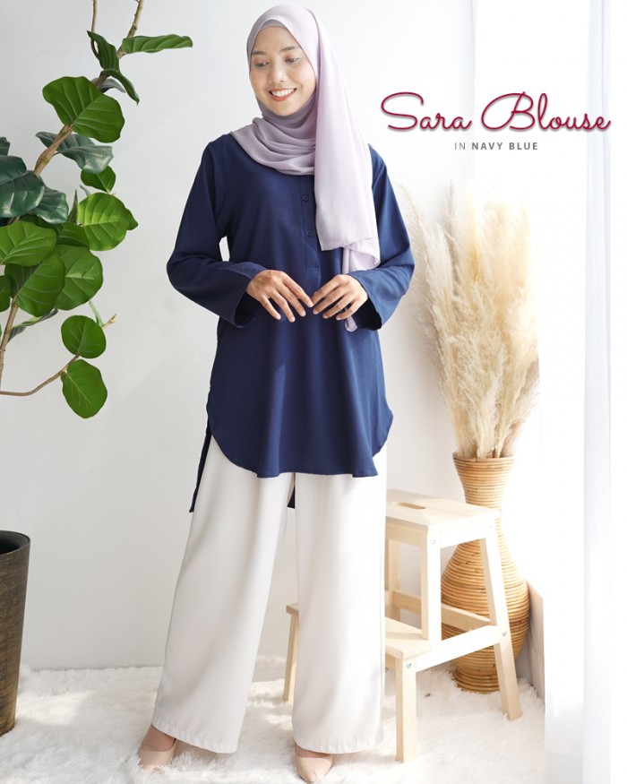 Sara Blouse in Navy Blue