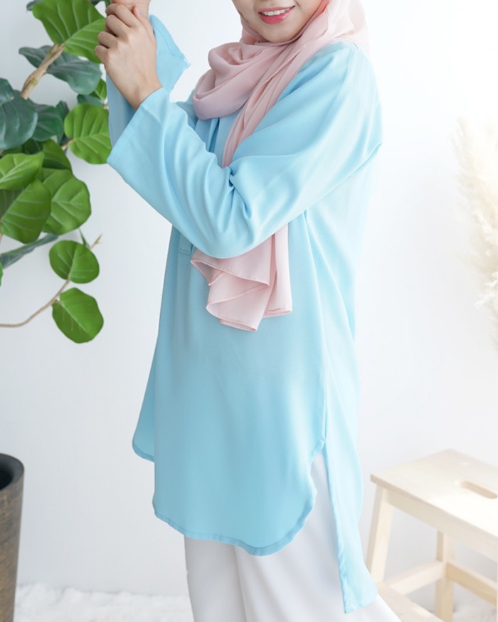 Sara Blouse in Baby Blue