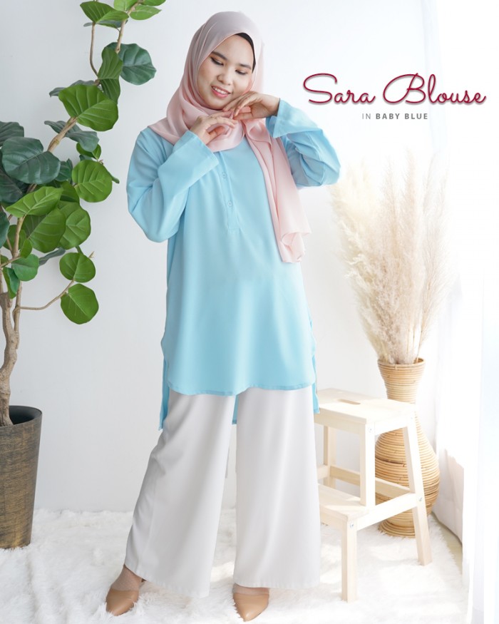 Sara Blouse in Baby Blue