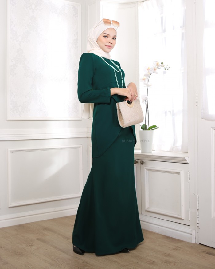 Maharani Kurung in Emerald Green