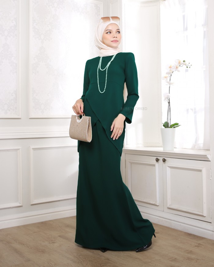 Maharani Kurung in Emerald Green