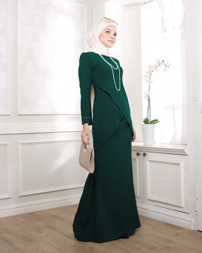 Maharani Kurung in Emerald Green