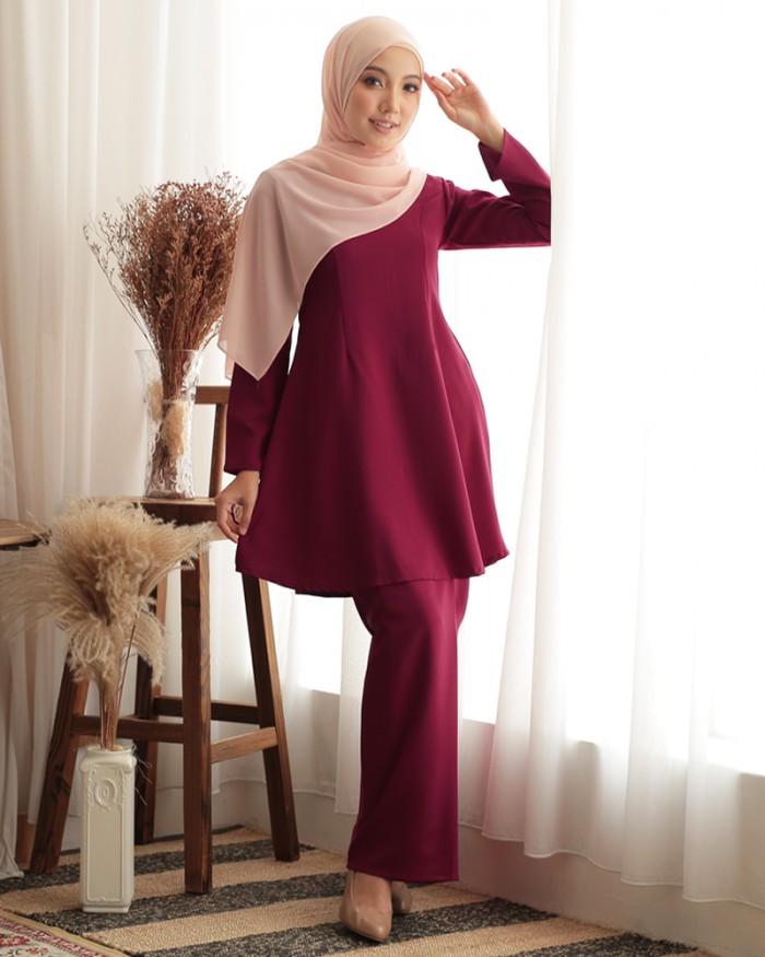 Mahsuri Kurung in Dark Maroon