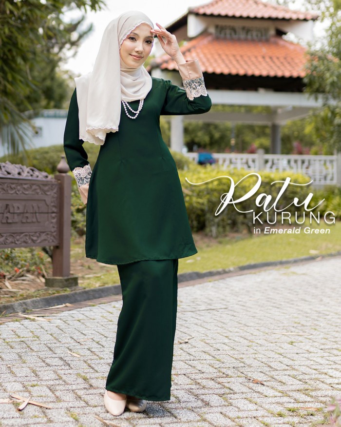 Ratu Kurung in Emerald Green