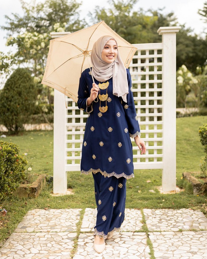 SERI Kurung in Navy Blue