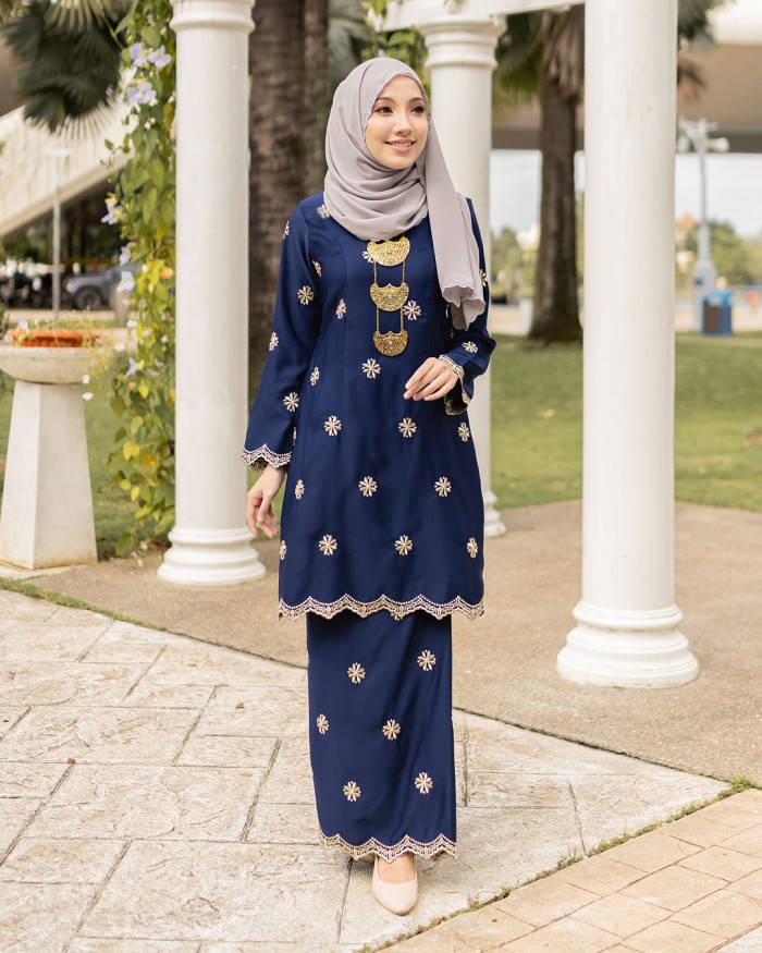 SERI Kurung in Navy Blue