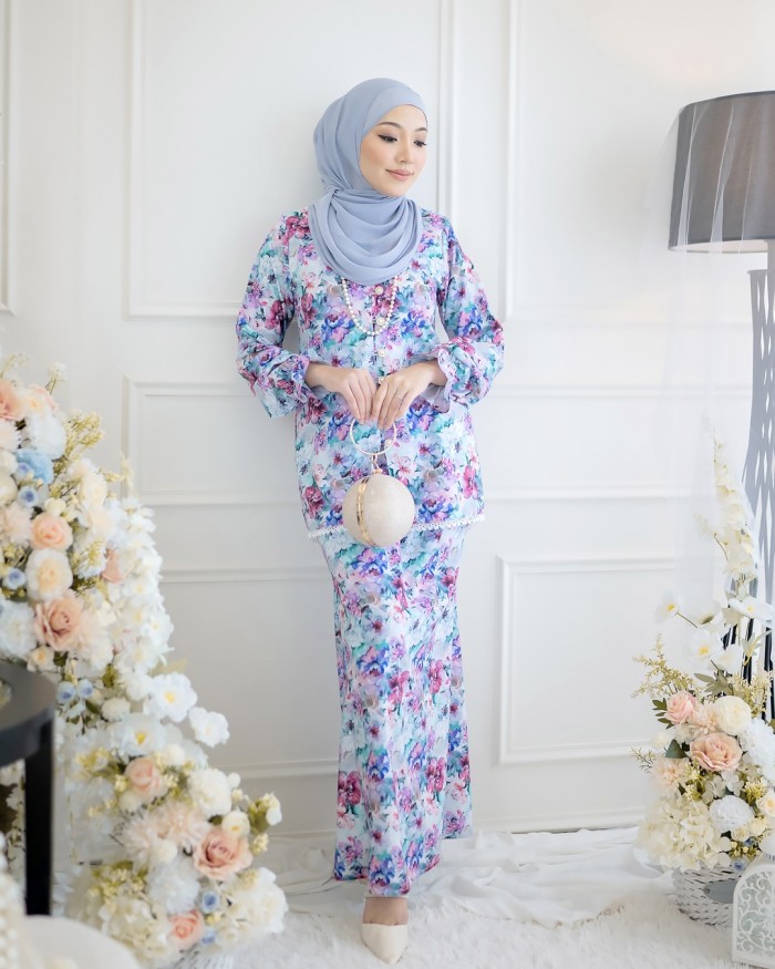 Bianca Kurung in Greenish Blue