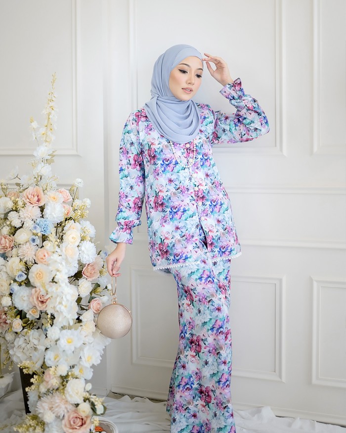 Bianca Kurung in Greenish Blue