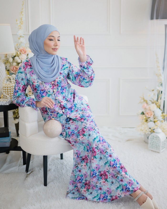 Bianca Kurung in Greenish Blue