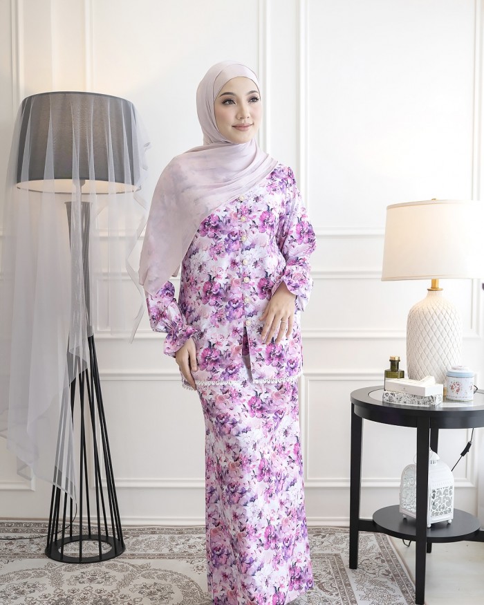 Bianca Kurung in Wild Orchid