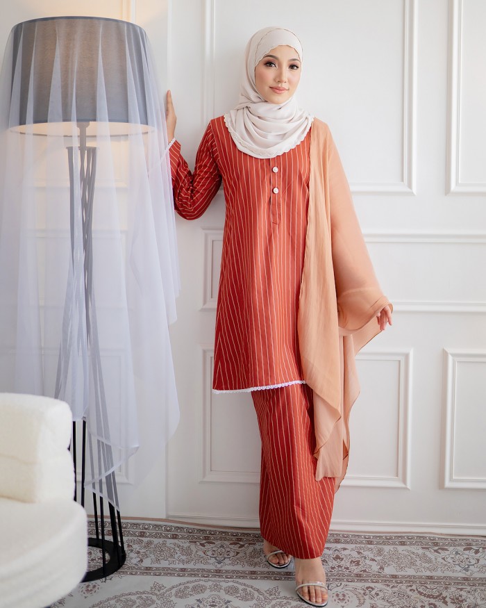 [RESTOCKED] Dang Anum  in Brick Orange (without lace)