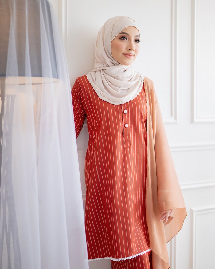 [RESTOCKED] Dang Anum  in Brick Orange (without lace)