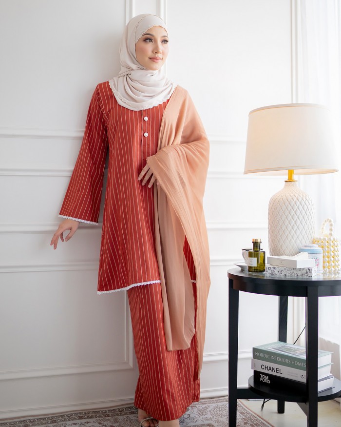 [RESTOCKED] Dang Anum  in Brick Orange (without lace)