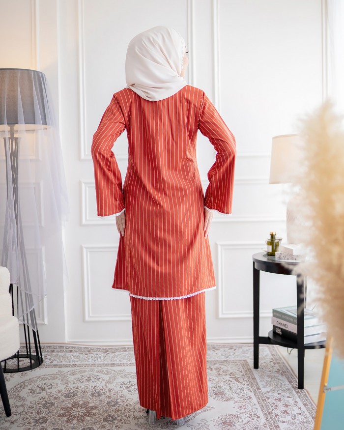 [RESTOCKED] Dang Anum  in Brick Orange (without lace)