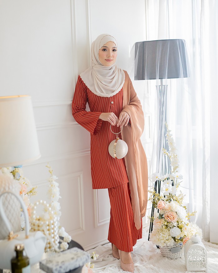 [RESTOCKED] Dang Anum  in Brick Orange (without lace)