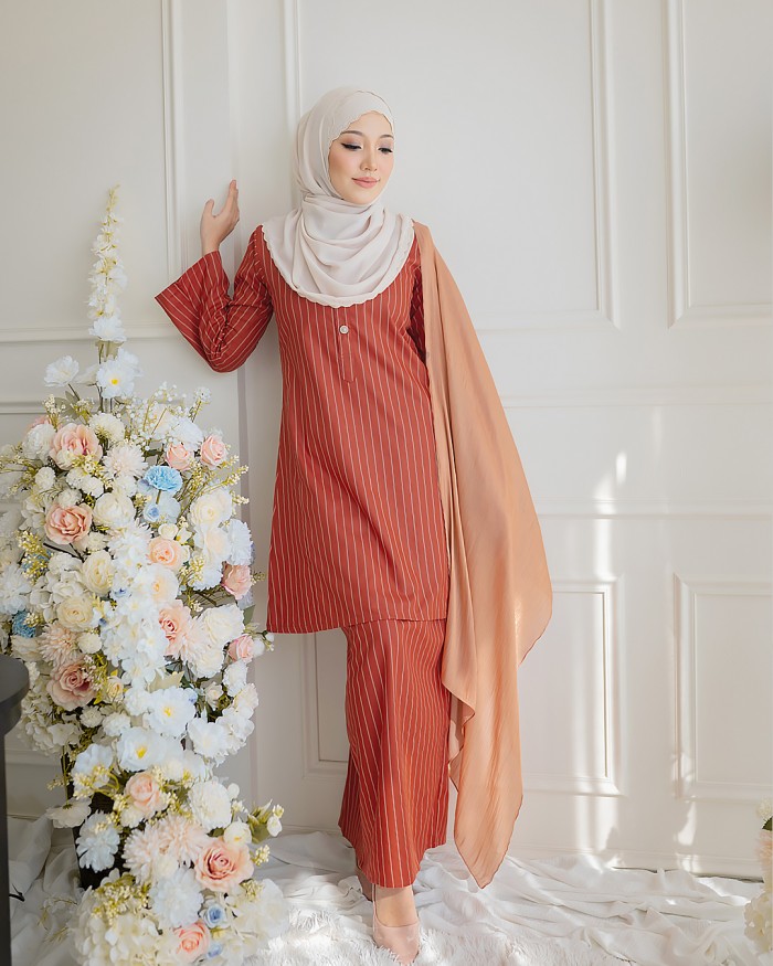 [RESTOCKED] Dang Anum  in Brick Orange (without lace)