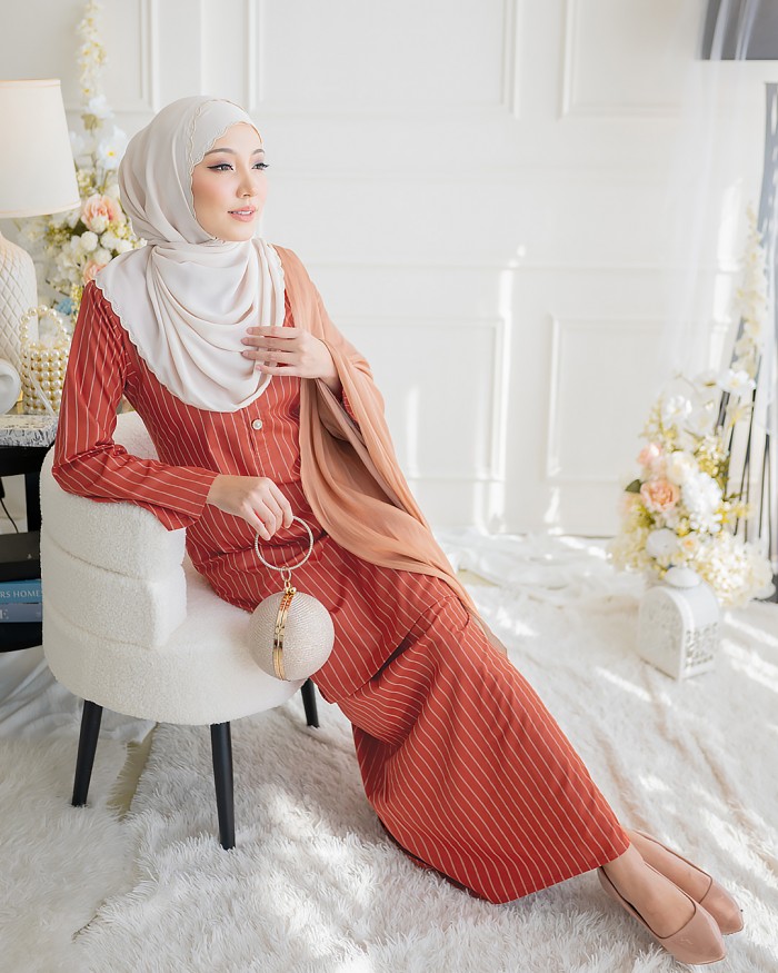 [RESTOCKED] Dang Anum  in Brick Orange (without lace)