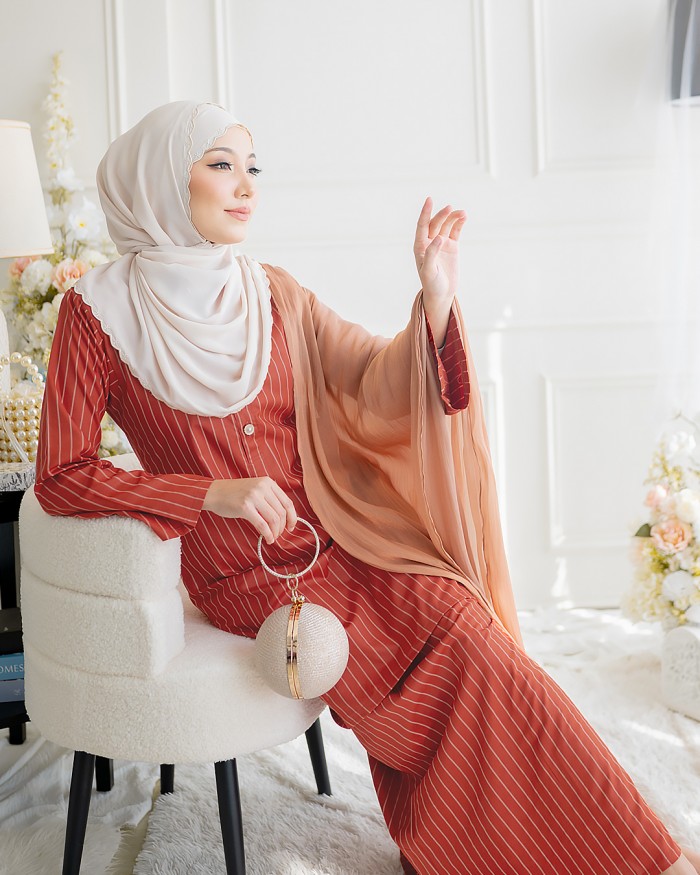 [RESTOCKED] Dang Anum  in Brick Orange (without lace)