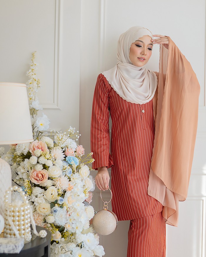 [RESTOCKED] Dang Anum  in Brick Orange (without lace)