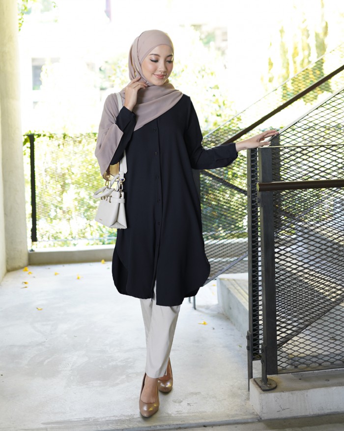 Leona Tunic in Sexy Black