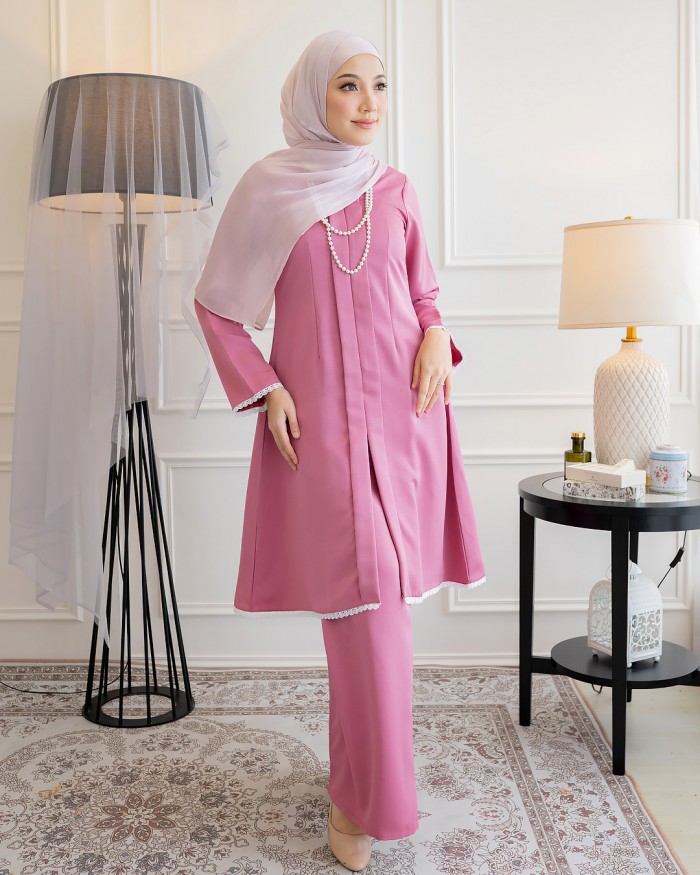 Tun Teja  in Dusty Pink