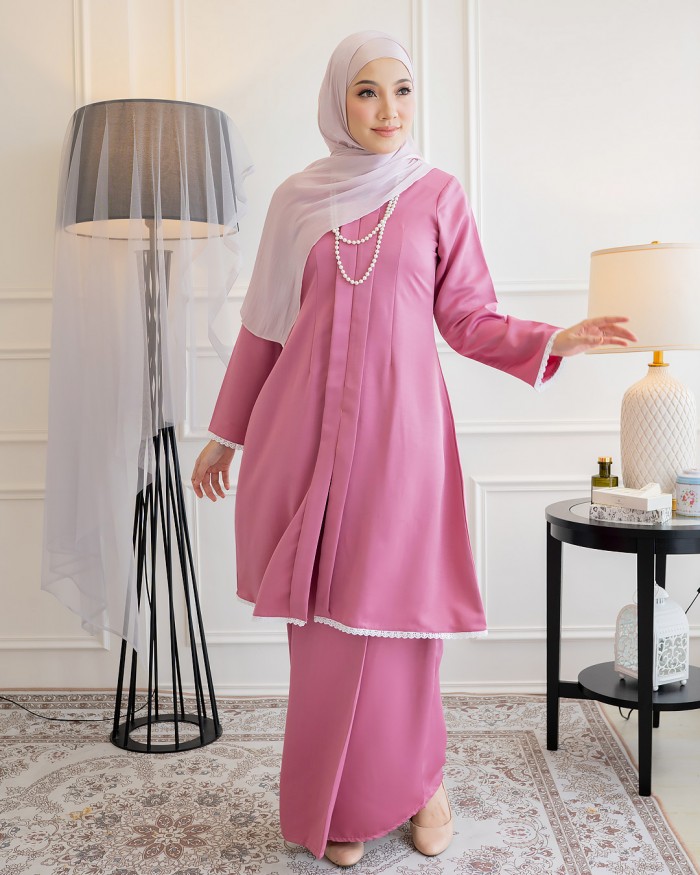 Tun Teja  in Dusty Pink