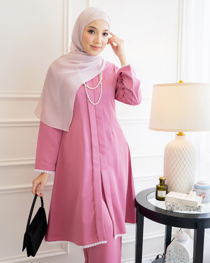 Tun Teja  in Dusty Pink