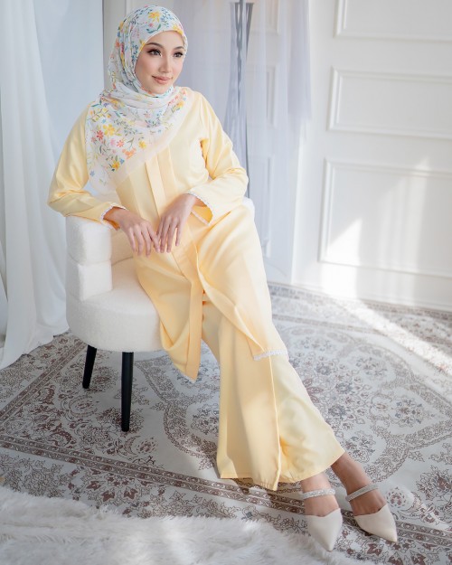 Tun Teja  in Pastel Yellow