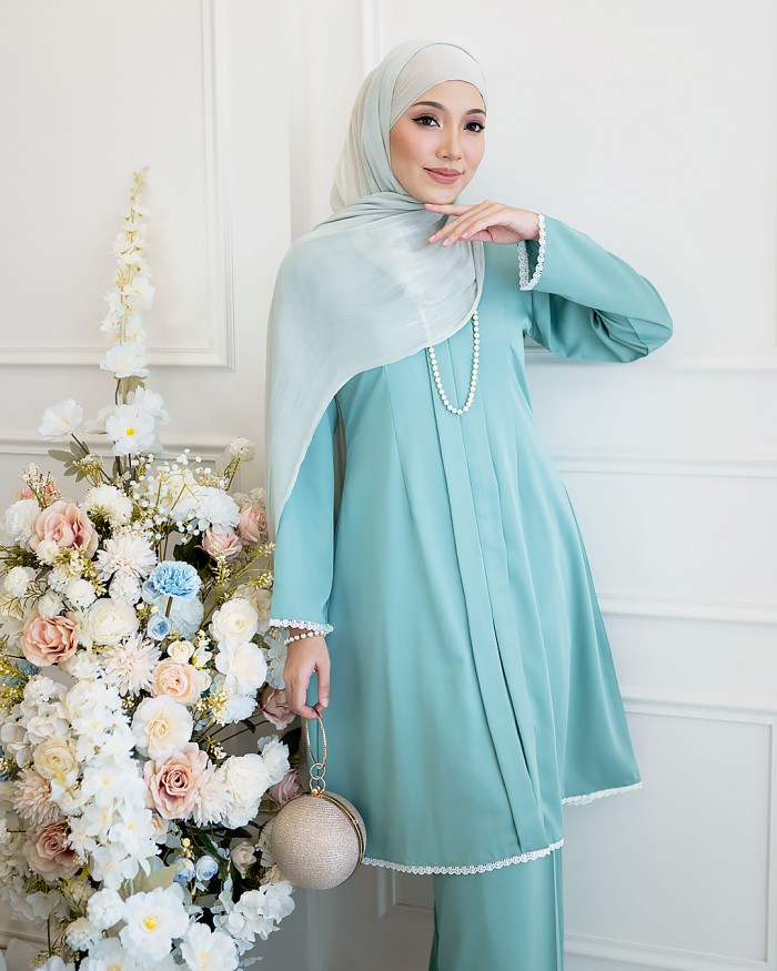 Tun Teja  in Dusty Mint