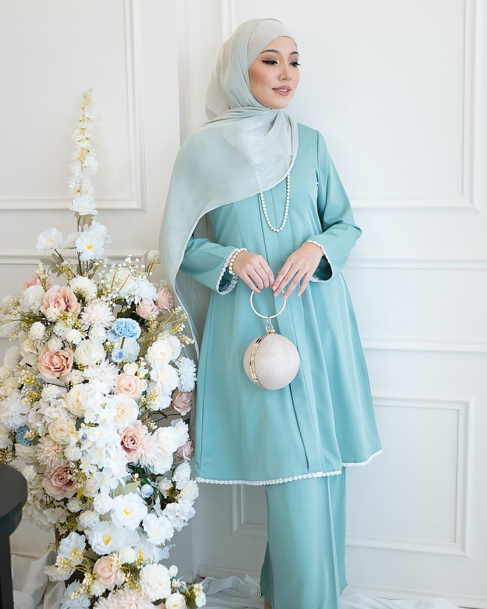 Tun Teja  in Dusty Mint