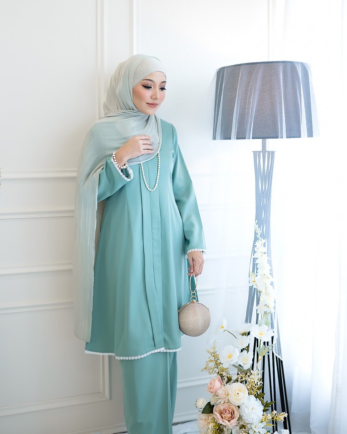 Tun Teja  in Dusty Mint