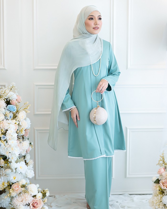 Tun Teja  in Dusty Mint